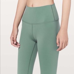 Lululemon Wunder Under 28”